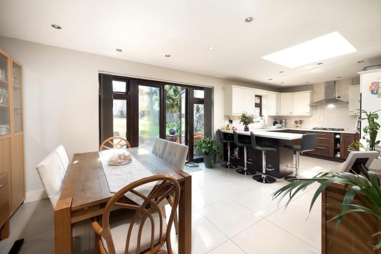 Laurel Gardens, Mill Hill, NW7, London